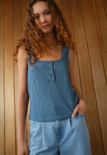 Блузка без рукавов