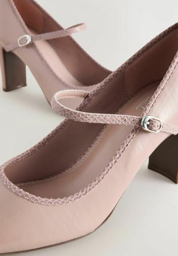 Туфли с ремешком