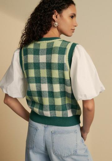 Вязаный жилет