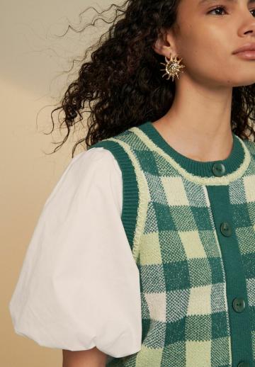 Вязаный жилет