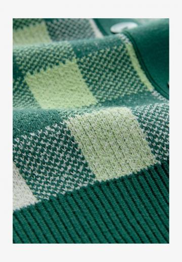 Вязаный жилет