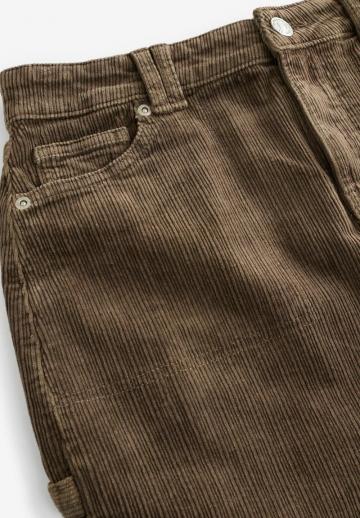 Юбка с накладными карманами