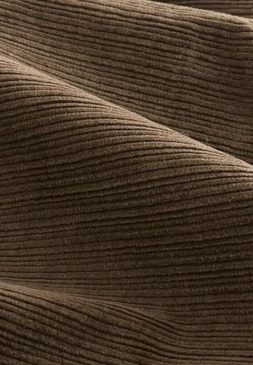 Юбка с накладными карманами