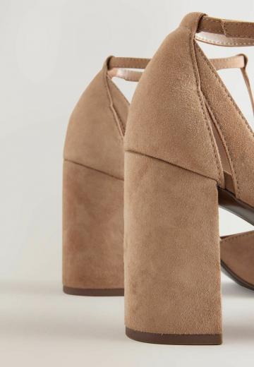 Туфли с ремешком