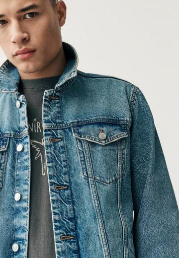 Джинсовая куртка