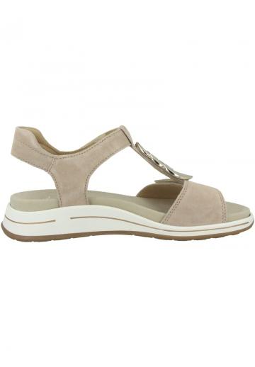 Босоножки на танкетке