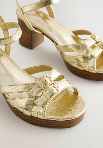 Босоножки на платформе