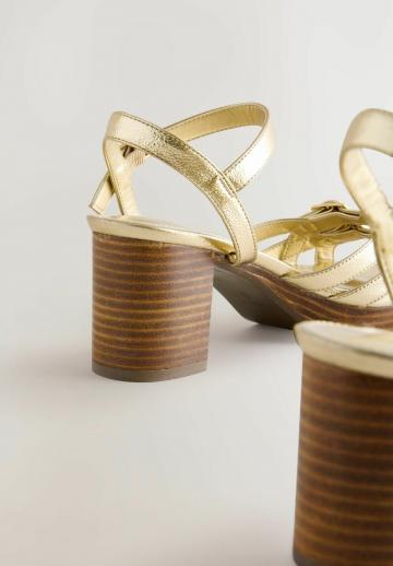 Босоножки на платформе