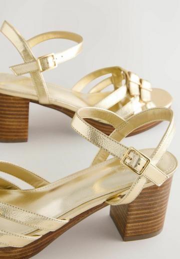 Босоножки на платформе