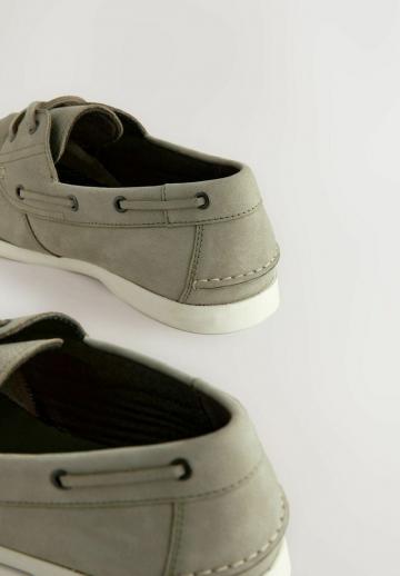 Ботинки на шнуровке