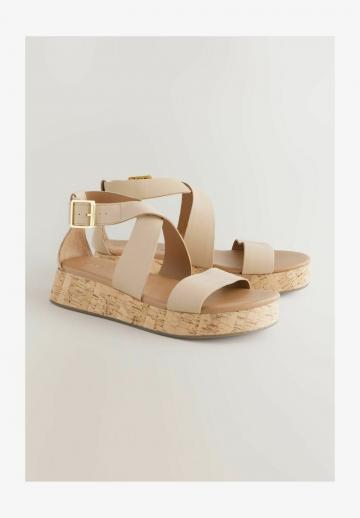 Босоножки на платформе