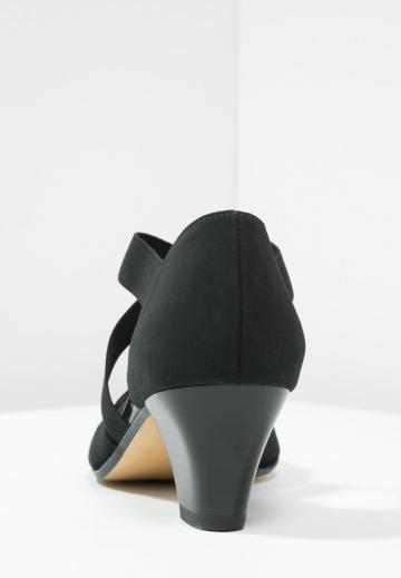 Туфли с ремешком