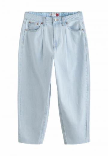 Короткие джинсы