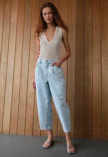 Короткие джинсы