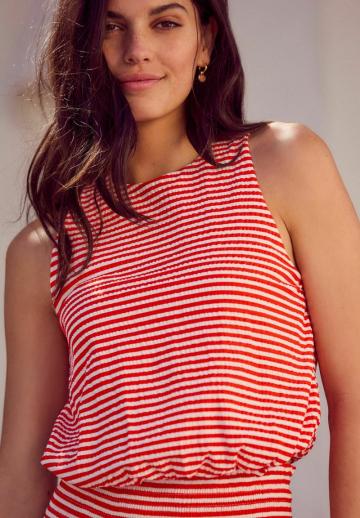 Блузка без рукавов