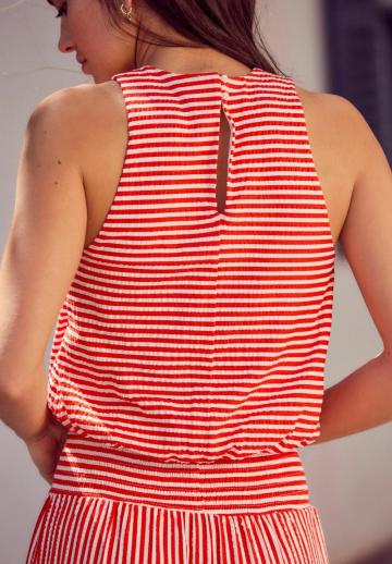 Блузка без рукавов