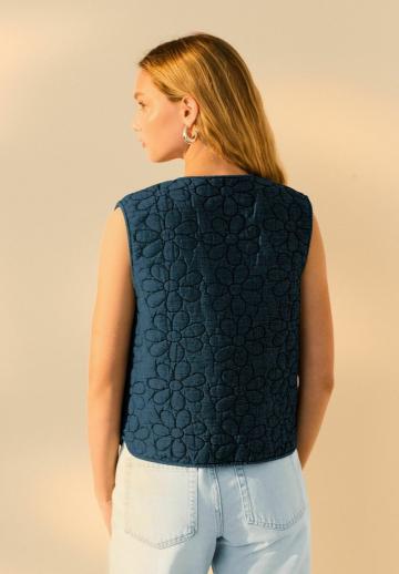 Джинсовая жилетка