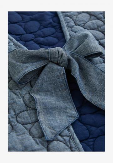 Джинсовая жилетка