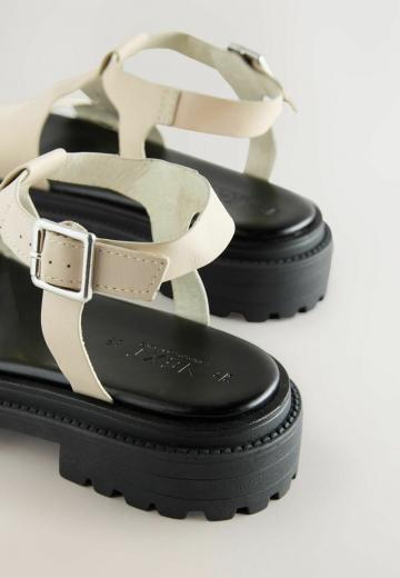 Босоножки на платформе