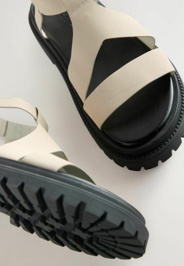 Босоножки на платформе