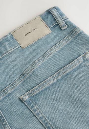 Узкие джинсы