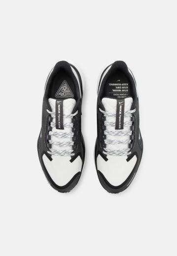 Беговые кроссовки