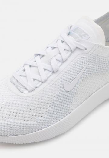 Тренировочные кроссовки