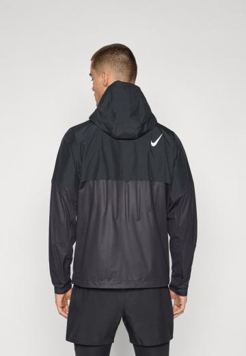 Спортивная куртка