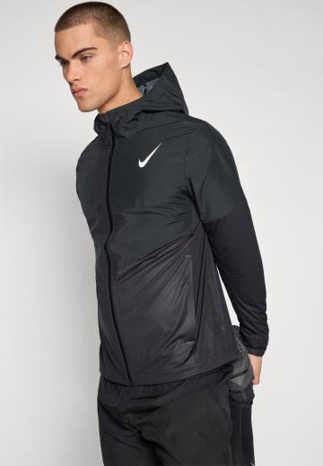 Спортивная куртка