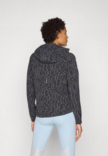 Спортивная куртка