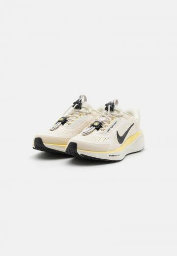 Беговые кроссовки