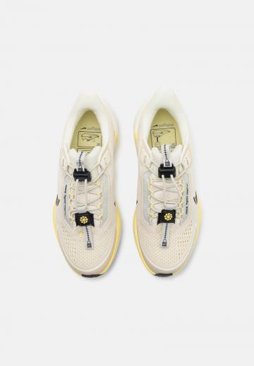 Беговые кроссовки