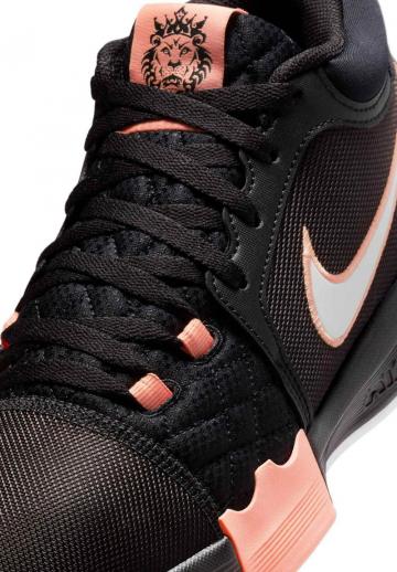 Баскетбольные кроссовки