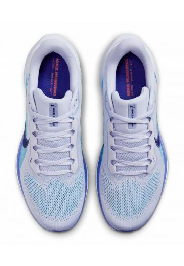 Походные кроссовки