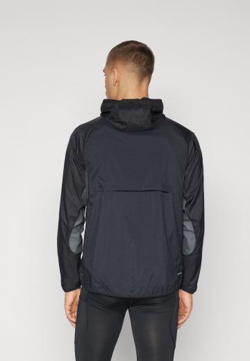 Спортивная куртка