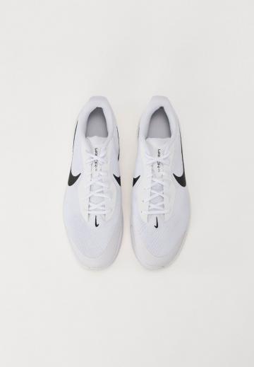 Теннисные кроссовки