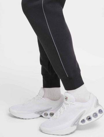 Брюки с накладными карманами