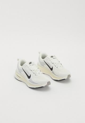 Беговые кроссовки