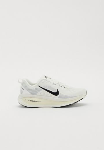 Беговые кроссовки