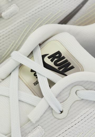 Беговые кроссовки