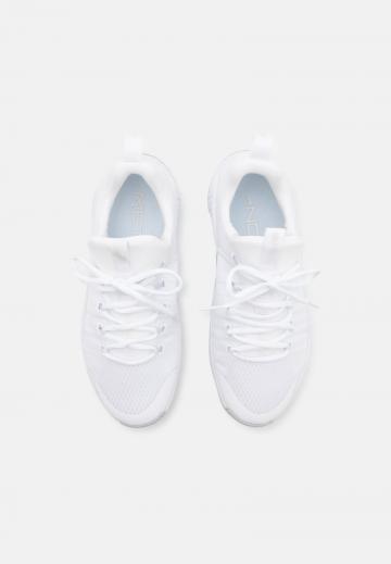 Тренировочные кроссовки