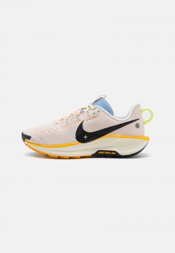 Беговые кроссовки