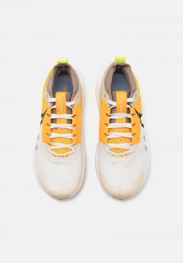 Беговые кроссовки