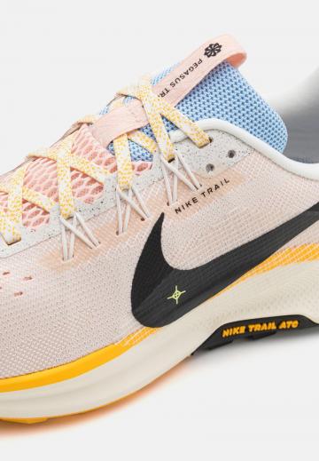 Беговые кроссовки