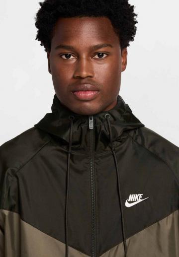 Куртка-дождевик