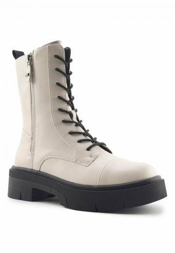 Ботинки на шнуровке