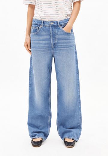 Клешеные джинсы