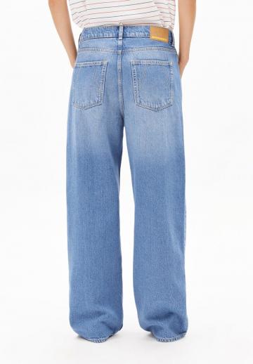 Клешеные джинсы