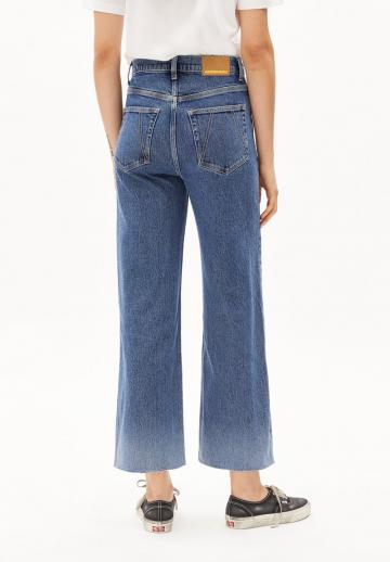 Короткие джинсы