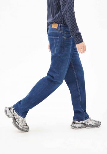 Прямые джинсы